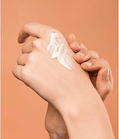 KREM DO STOSOWANIA MIEJSCOWEGO Z ŻYWYMI LACTOBACILLUS MODULUJE MIKROBIOM SKÓRNY I REDUKUJE OBJAWY TRĄDZIKU